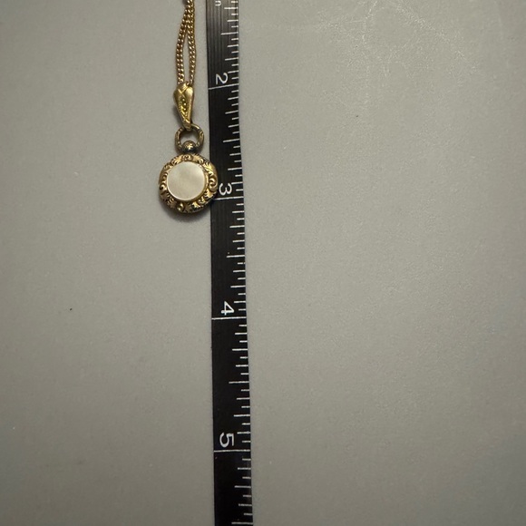 Antique mother of pearl small locket in gold filled - Picture 3 of 8